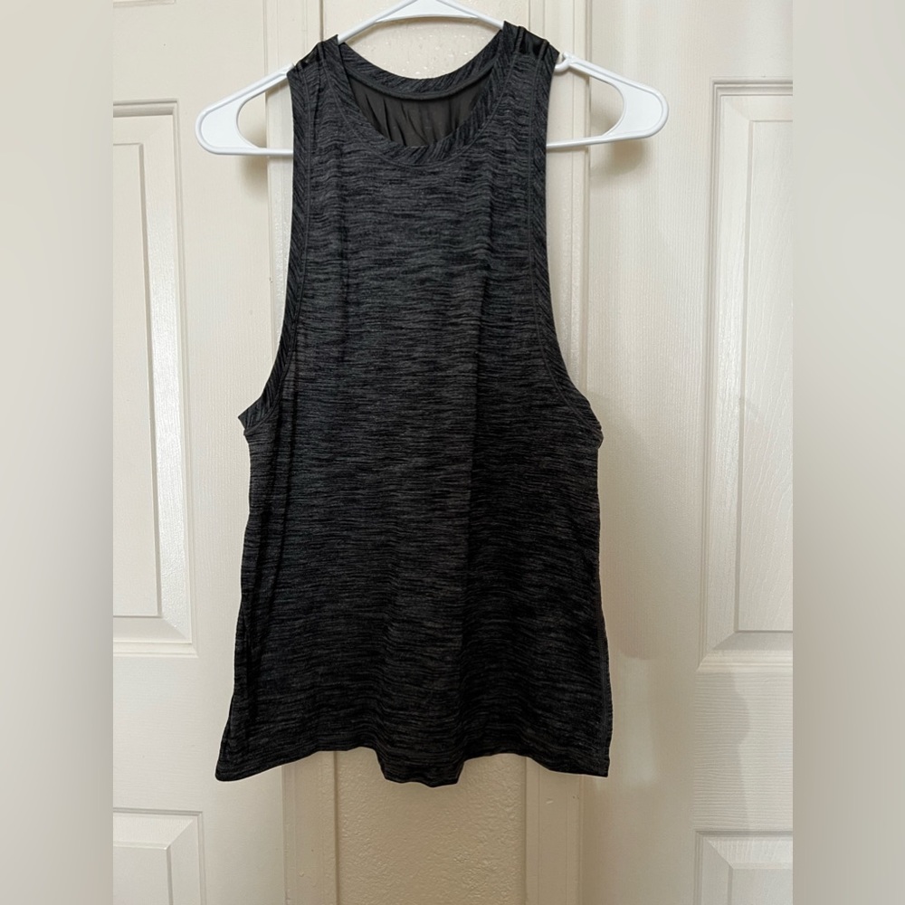 Lululemon top size 4